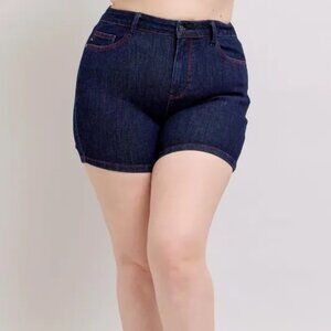 Judy Blue Plus‎ Size HW Heart Shaped Pkts & Red Contrast Thread Denim Shorts